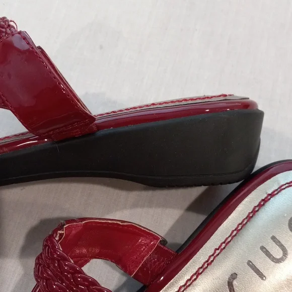 Sandals - Picture 8 of 12